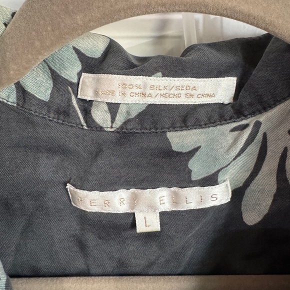 Vintage Perry Ellis Silk Size L Camp Collar Black Floral Button Up Shirt  Black - Picture 3 of 4